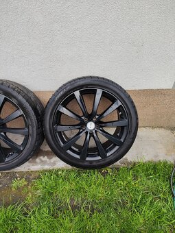275/40/R20 - 3