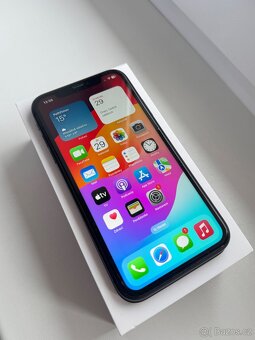 Apple iPhone 11 64GB - 3