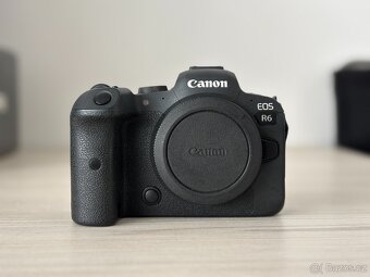 Canon EOS R6 + Smallrig Cage - 3