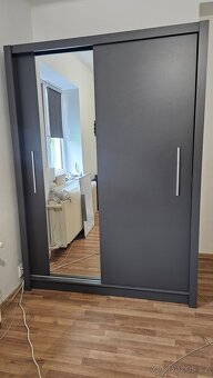 Šatní skříň - 3