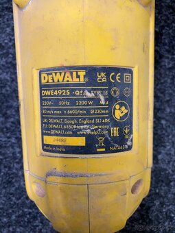 DeWalt DWE492s - 3