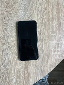iPhone 8 64GB vesmírně šedý - 3
