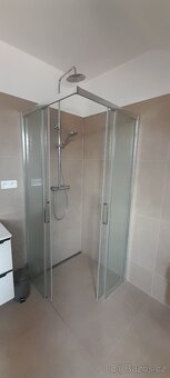 Sprchovy kout 1 rok stáří - 3