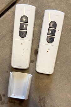 Roleta s motorem na dálkové ovládání stínění clona žaluzie - 3