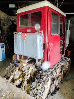 Pásový traktor Bolgar T54B - 3