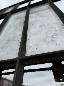 Tovární okno 57 - 3