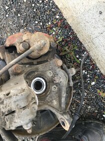 Levá kompletní těhlice - 3