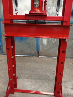 Hydraulický lis Yato 20T - 3