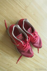 Dámské/dívčí růžové tenisky Nike č.37.5 - 3