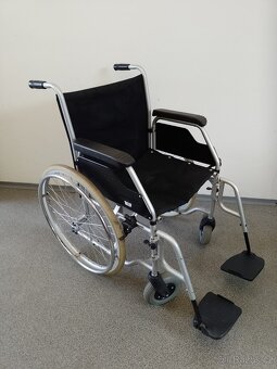Skládací mechanický invalidní vozík se ZÁRUKOU - 3