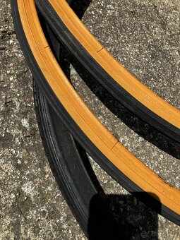 Prodám pláště Barum 25x630 pro kolo Favorit - 3