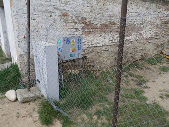 K prodeji stavební pozemek 158 m2 v Hodonicích, prodej stave - 3
