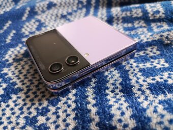 Samsung Galaxy Z Flip5 512 GB – jako nový 💜 - 3
