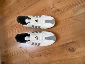 Prodám Budo boty adidas adiLux vhodné na sálové sporty-vel40 - 3