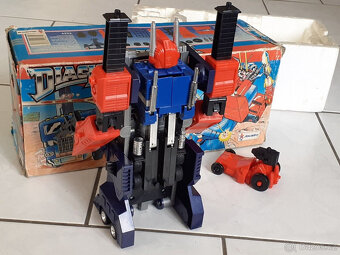 Robot Diaclone Nákladní automobil Transportér Transformers J - 3