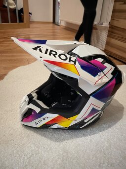 MX HELMA AIROH TWIST 3 - 3