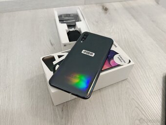 Samsung Galaxy A50 128GB – komplet, TOP stav - 3