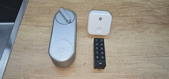 Chytrý dveřní zámek YALE Linus+Klávesnice+Wi-Fi Bridge - 3