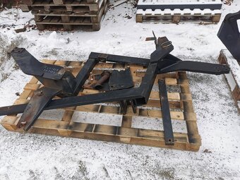 ČELNÍ NAKLADAČ NA ZETOR 7045 S LOPATOU - 3