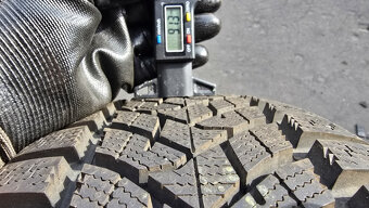 Zimní pneumatika 215/60/16 Dunlop - 3