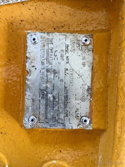 Přední náprava case 580 sle - 3