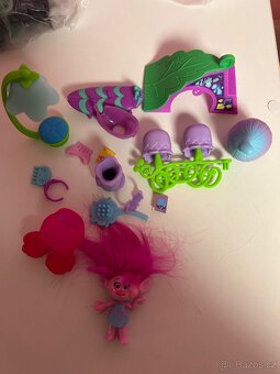 Trollové Poppy domeček - 3