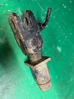 Závěs průměr 40mm rozteč 80x55 Traktor..... - 3