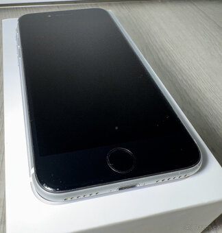 Apple iPhone SE (2020) – 64 GB, Bílá - 3