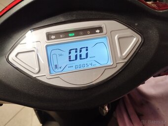 Dvoumístná elektrická tříkolka - 3