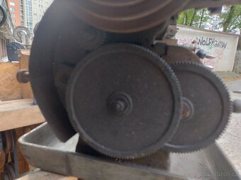 Stolovy soustruh TSA16 - 3