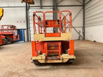 TERÉNNÍ NŮŽKOVÁ PLOŠINA JLG 260 MRT - 3