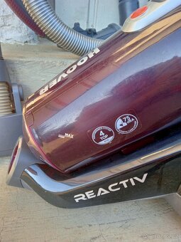 Bezsáčkový vysavač Hoover Reactiv, model RC 16011 - 3