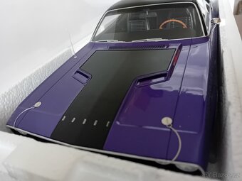 Dodge Challenger R/T a Ford Mustang 1:12 Ottomobile - 3