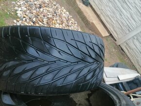 295/40 R20 - 3