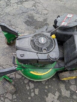 Prodám sekačku JON DEERE - 3