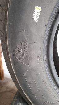 MICHELIN 265/65 R17 - 3