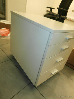 Skříňka se zásuvkami na kolečkách, kontejner od 500 kč - 3