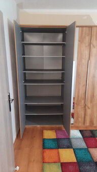 Šatní skříň - 3