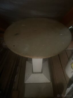 Stolek - 3