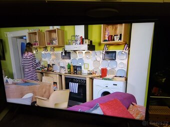 televize LCD, Samsung 100cm úhl. - 3