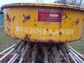 Prodám secí stroj Kverneland - 3