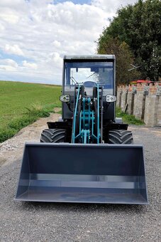 Kolový nakladač 4365A, nosnost 2300kg - 3