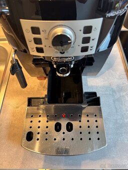 DeLonghi Magnifica S – automatický kávovar ve výborném stavu - 3