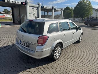 Opel Astra H 1,6Twinport 77kw poloautomat - 3