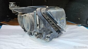 Světlomet přední pravý VW Passat B8 - 3