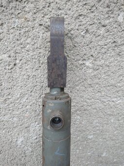 Hydraulická pístnice - válec - 3