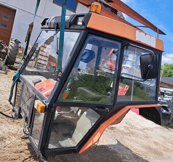 PREDAM TROJKOVU BRNENSKU KABINU TRAKTOR ZETOR - 3