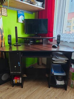 ROHOVÝ PC STůL - 3