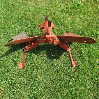 VARI TERA oboustranný pluh APH-352 - 3