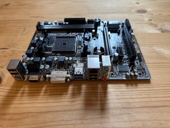 Základní deska / FM2 socket / DDR3 - 3